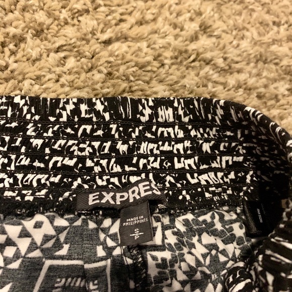 🖤🤍Express Hi-low Skirt🤍🖤 - Picture 2 of 2